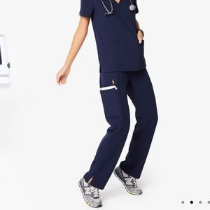 FIGS brand new kade cargo pants